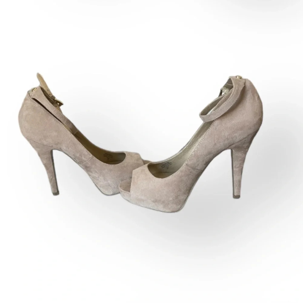 Guess Tan Valora Pumps - Picture 4 of 5